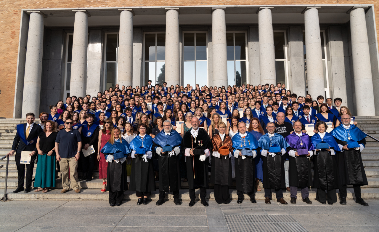 ¿Quieres ver las fotos de la Graduación de la XIV Promoción del Grado en Biología?