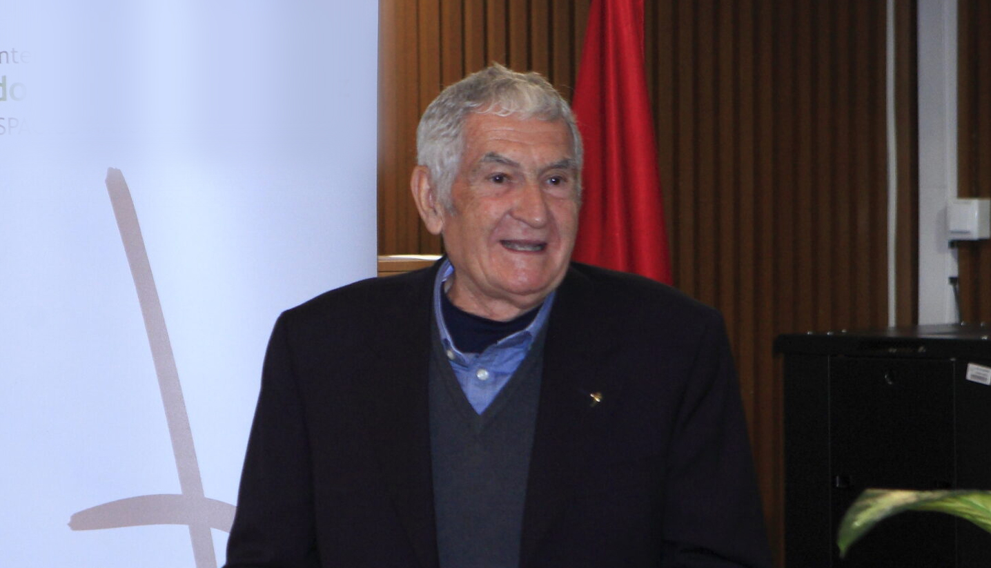 La Facultad lamenta el fallecimiento del profesor Francisco Díaz Pineda
