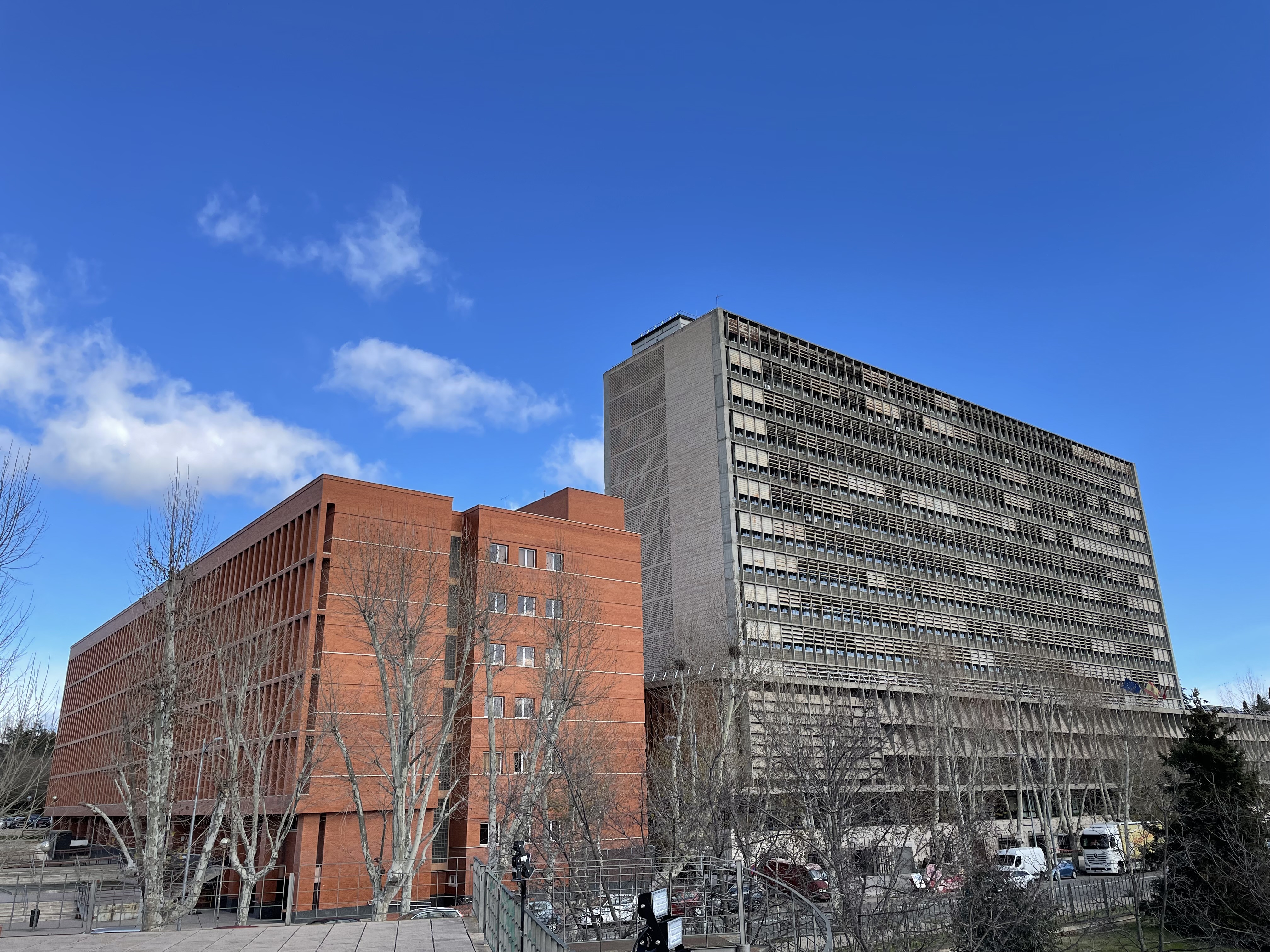 Edificios A y B de la Facultad de Ciencias Biológicas (2022)